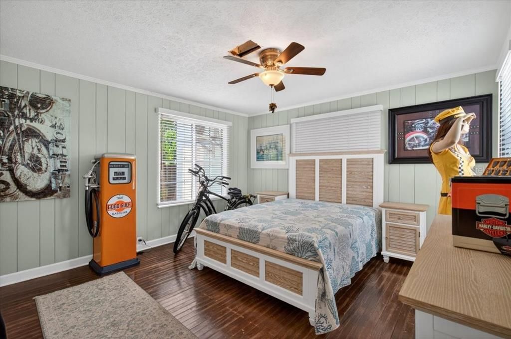 For Sale: $1,900,000 (3 beds, 2 baths, 1689 Square Feet)