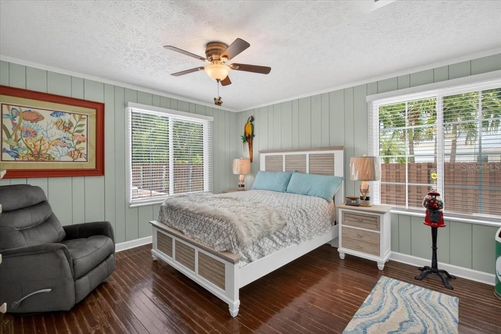 For Sale: $1,900,000 (3 beds, 2 baths, 1689 Square Feet)