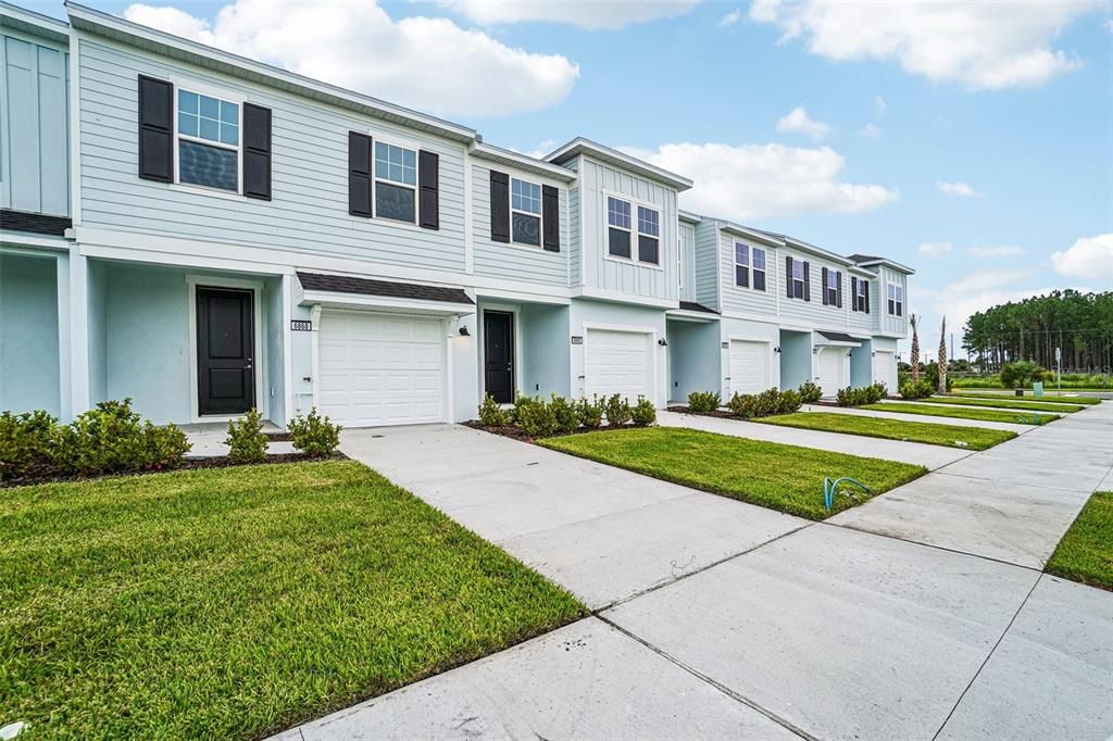 For Sale: $290,888 (3 beds, 2 baths, 1638 Square Feet)