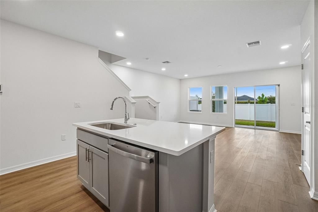 For Sale: $290,888 (3 beds, 2 baths, 1638 Square Feet)