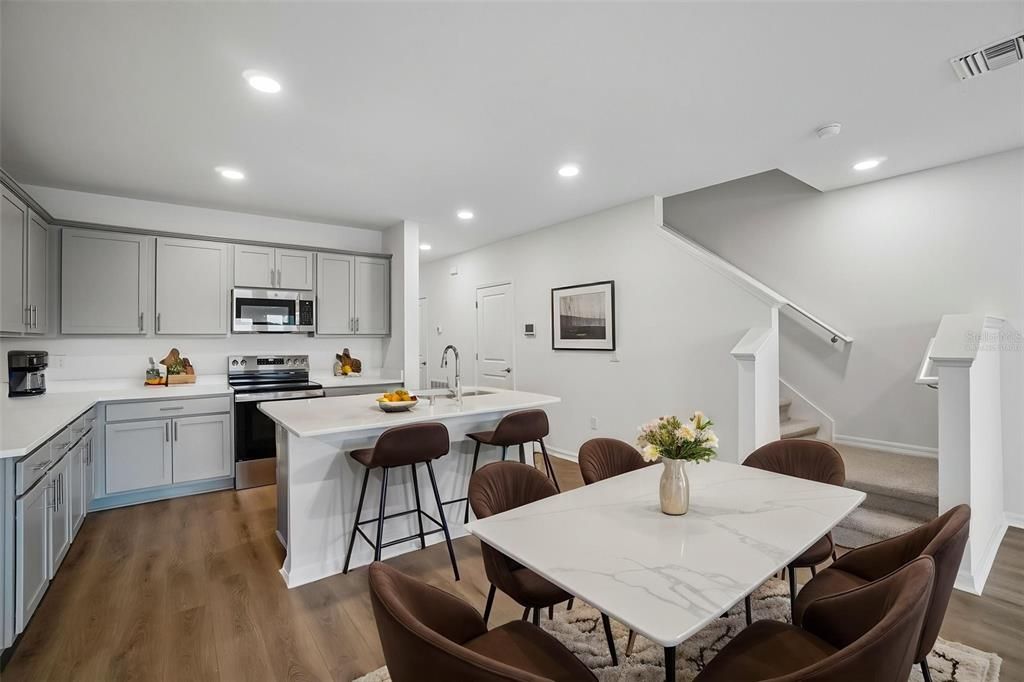 For Sale: $290,888 (3 beds, 2 baths, 1638 Square Feet)