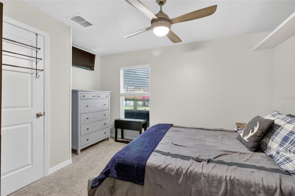 For Sale: $430,000 (5 beds, 3 baths, 2522 Square Feet)
