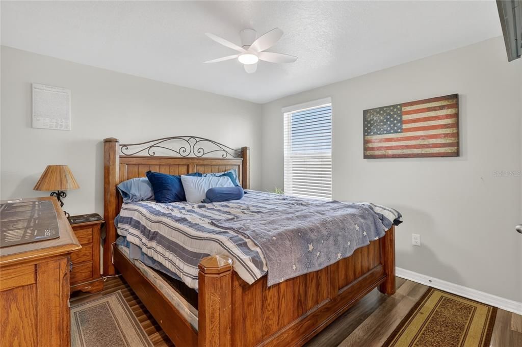 For Sale: $430,000 (5 beds, 3 baths, 2522 Square Feet)
