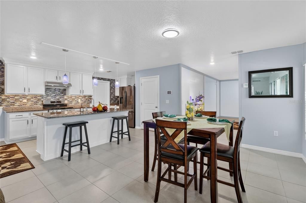 For Sale: $430,000 (5 beds, 3 baths, 2522 Square Feet)