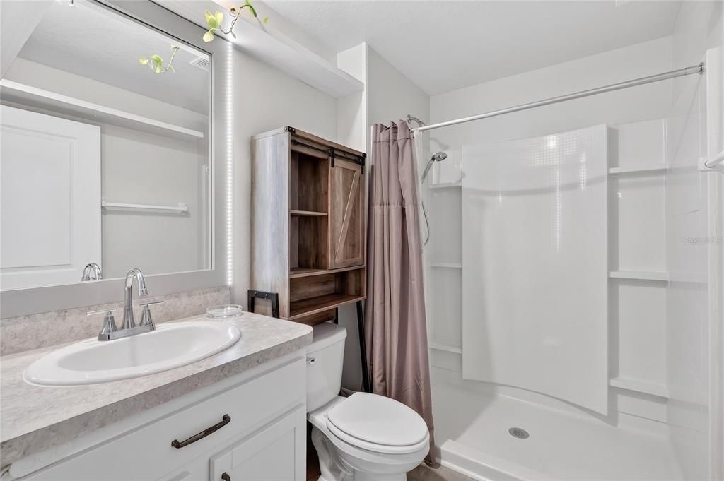For Sale: $430,000 (5 beds, 3 baths, 2522 Square Feet)