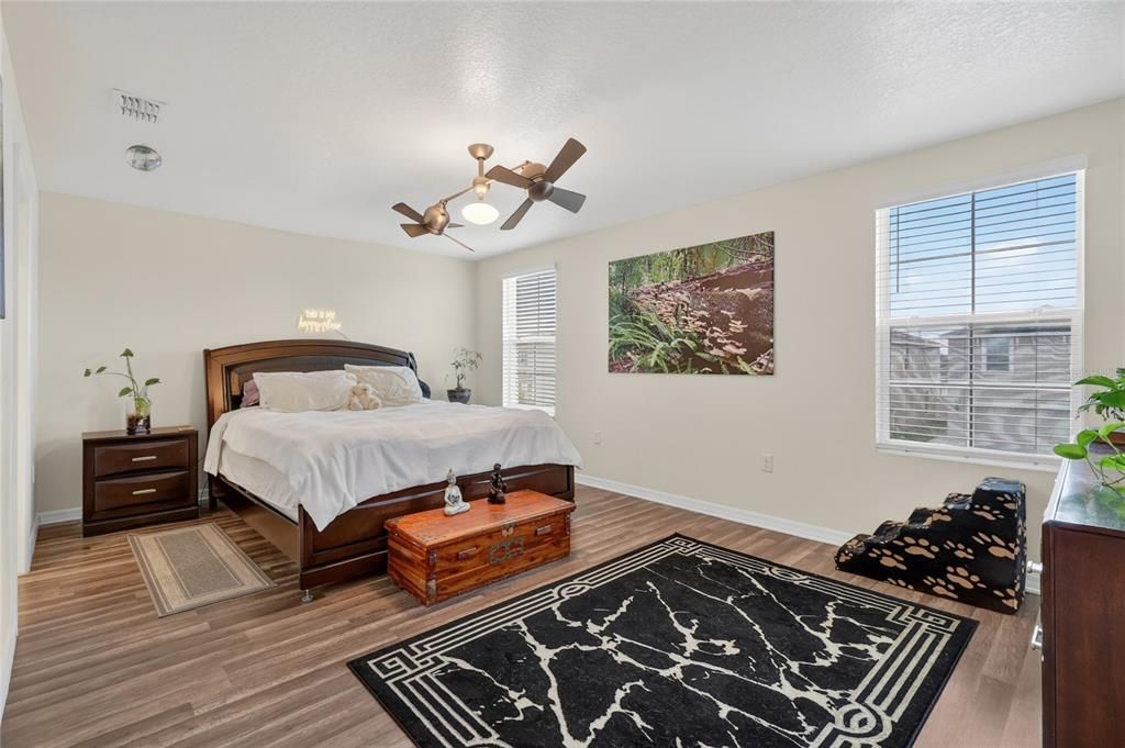 For Sale: $430,000 (5 beds, 3 baths, 2522 Square Feet)