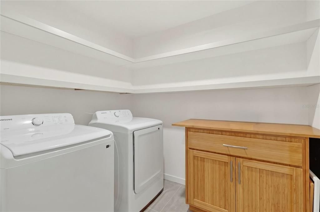 For Sale: $430,000 (5 beds, 3 baths, 2522 Square Feet)