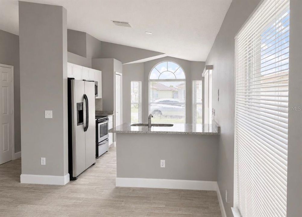 For Rent: $1,995 (3 beds, 2 baths, 1099 Square Feet)