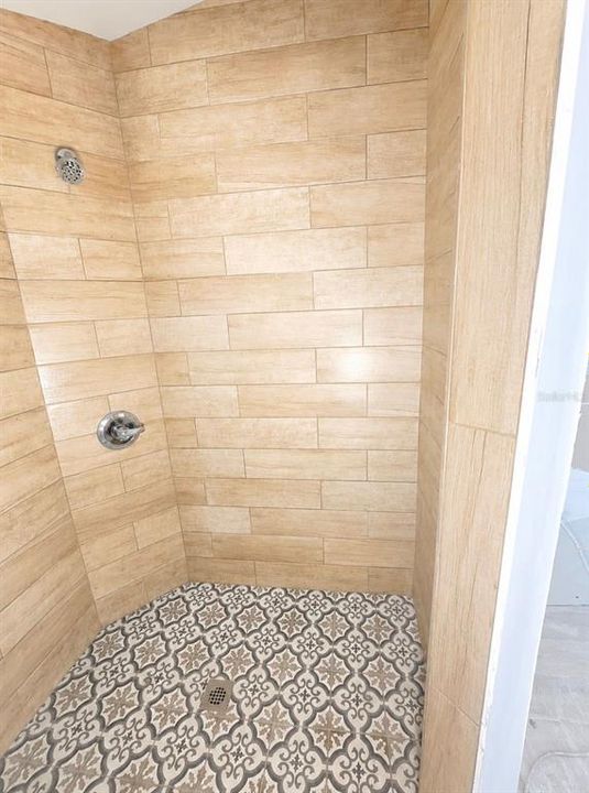 For Rent: $1,995 (3 beds, 2 baths, 1099 Square Feet)