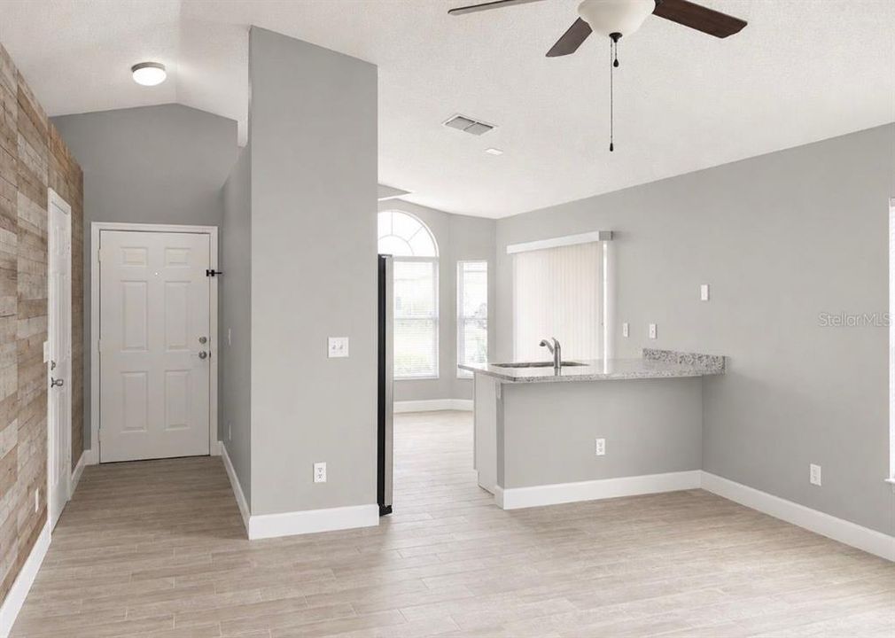 For Rent: $1,995 (3 beds, 2 baths, 1099 Square Feet)