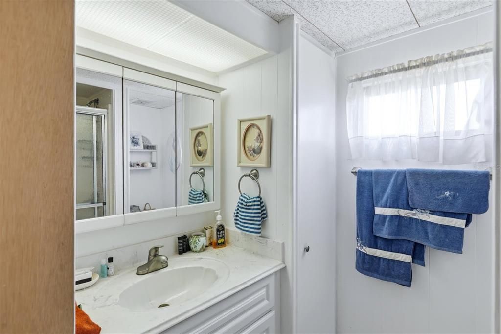 For Sale: $139,500 (2 beds, 2 baths, 800 Square Feet)