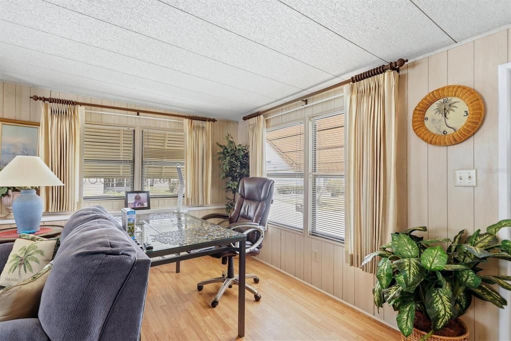 For Sale: $139,500 (2 beds, 2 baths, 800 Square Feet)
