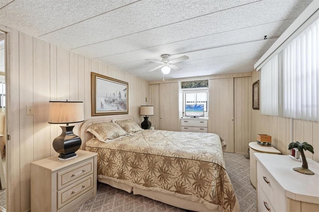 For Sale: $139,500 (2 beds, 2 baths, 800 Square Feet)