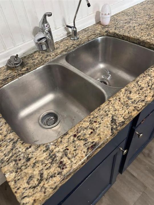 En Venta: $308,500 (4 camas, 2 baños, 1690 Pies cuadrados)