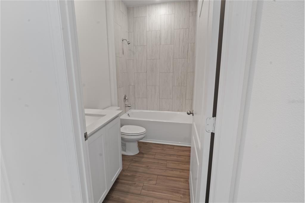 En Venta: $409,900 (5 camas, 3 baños, 2336 Pies cuadrados)
