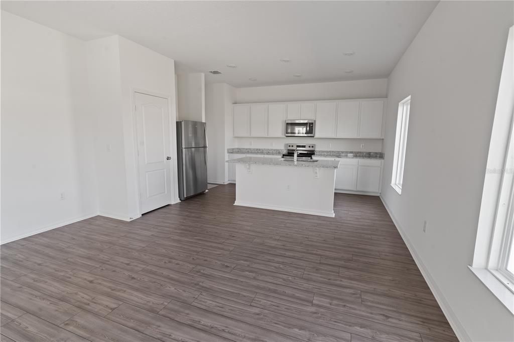 En Venta: $409,900 (5 camas, 3 baños, 2336 Pies cuadrados)