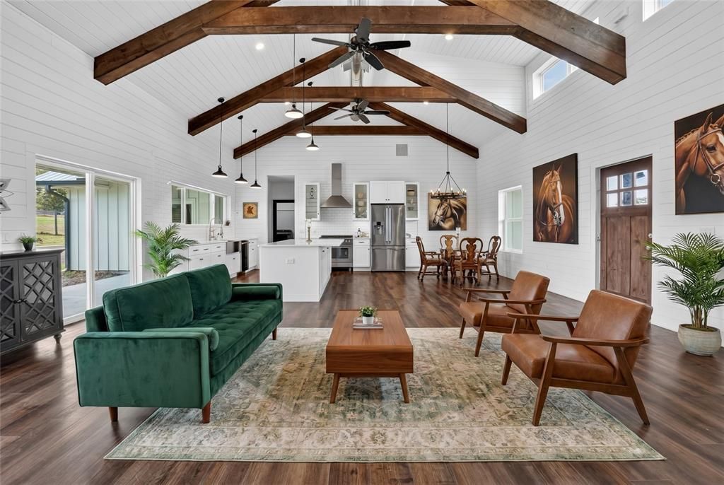 En Venta: $799,000 (3 camas, 3 baños, 2196 Pies cuadrados)