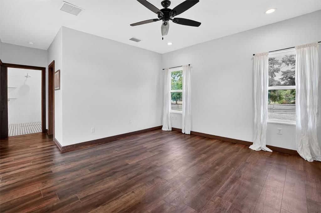 En Venta: $799,000 (3 camas, 3 baños, 2196 Pies cuadrados)