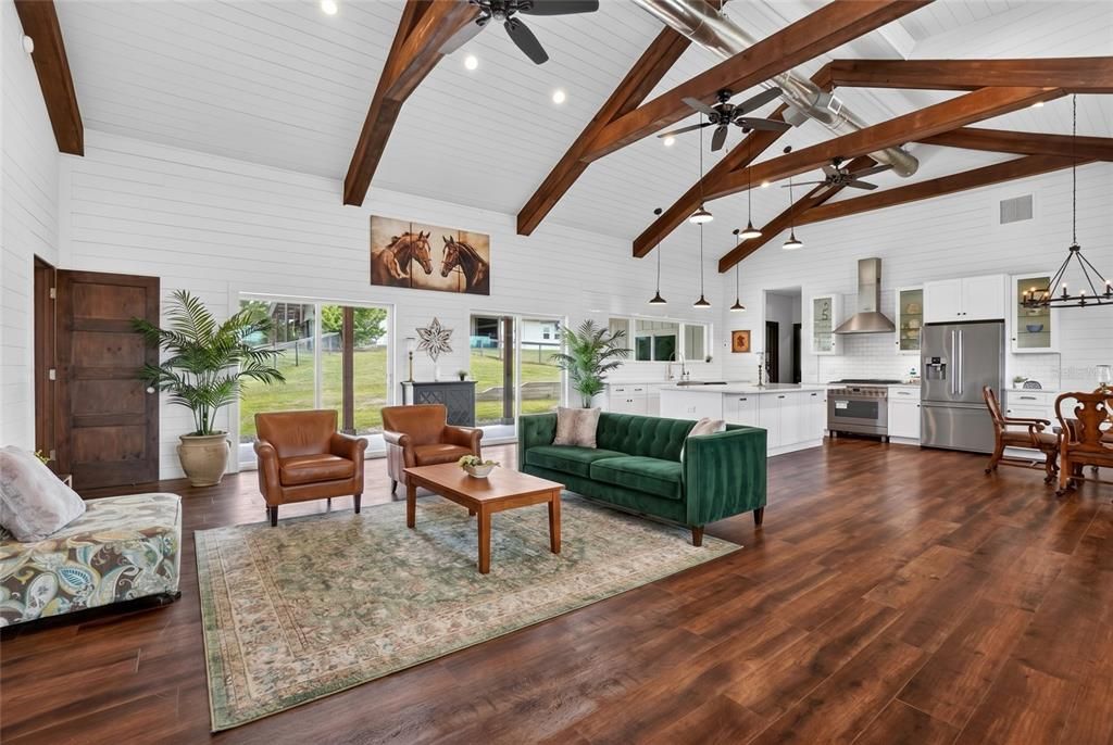 En Venta: $799,000 (3 camas, 3 baños, 2196 Pies cuadrados)