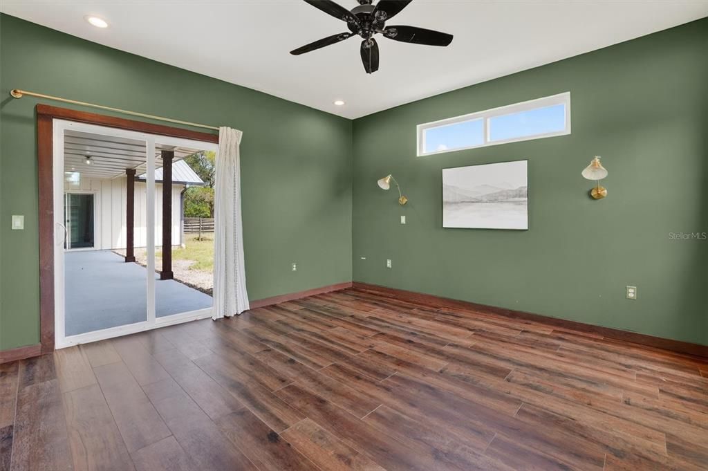 En Venta: $799,000 (3 camas, 3 baños, 2196 Pies cuadrados)