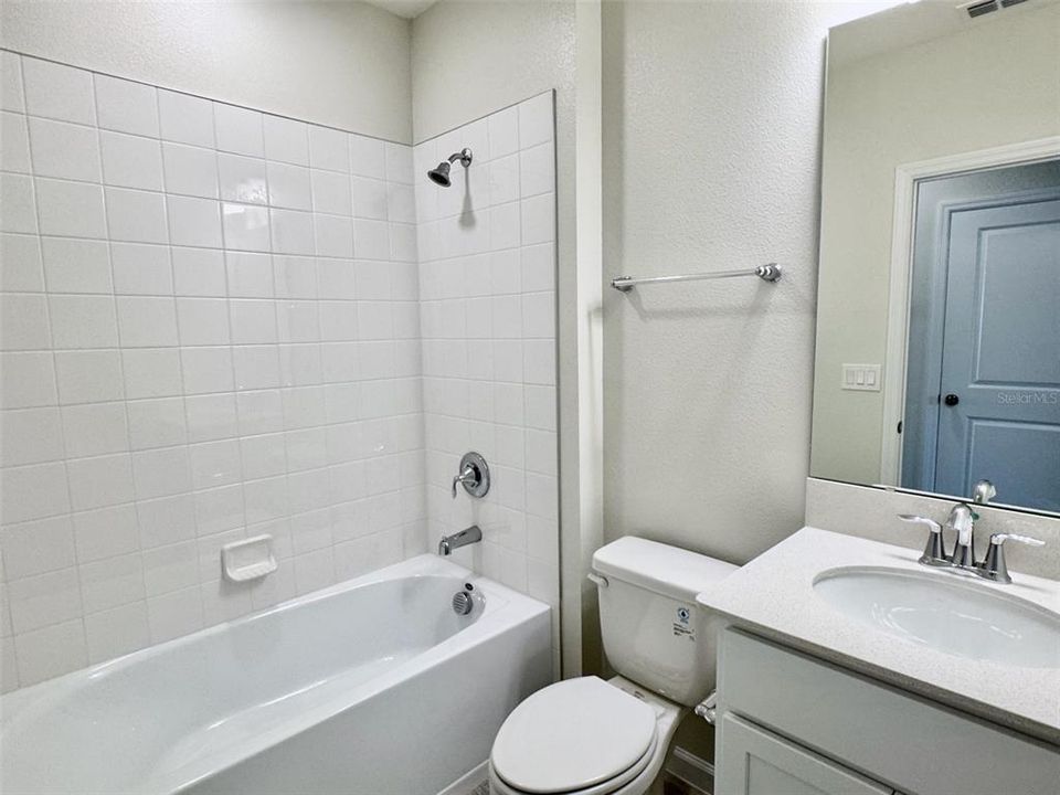 En Renta: $2,400 (4 camas, 3 baños, 1762 Pies cuadrados)