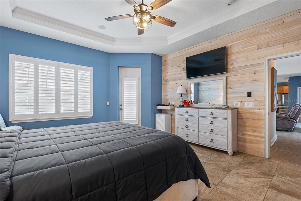 For Sale: $1,058,000 (2 beds, 3 baths, 2698 Square Feet)