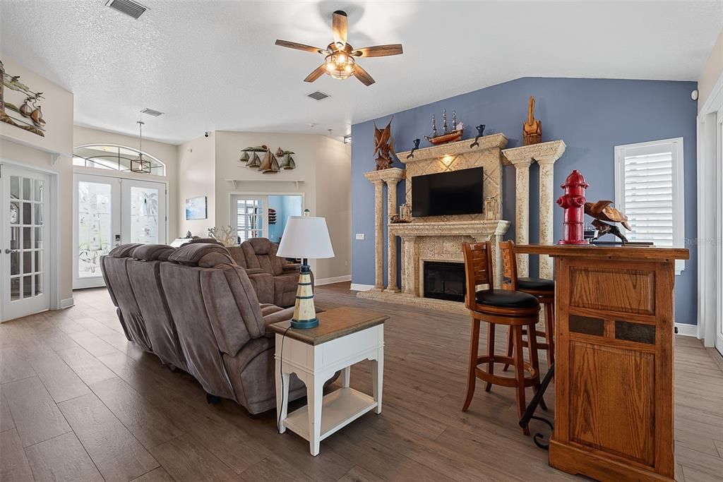 For Sale: $1,058,000 (2 beds, 3 baths, 2698 Square Feet)