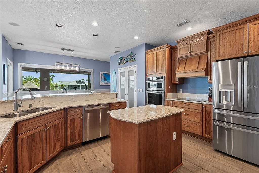 For Sale: $1,058,000 (2 beds, 3 baths, 2698 Square Feet)