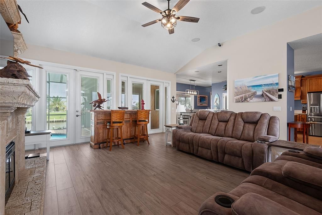 For Sale: $1,058,000 (2 beds, 3 baths, 2698 Square Feet)