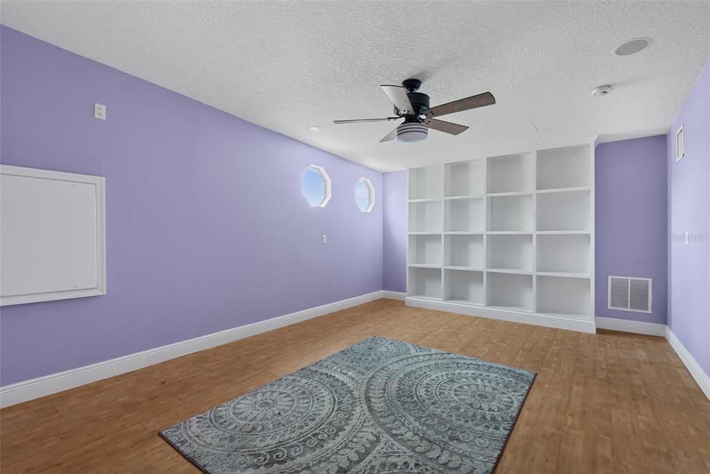 For Sale: $1,058,000 (2 beds, 3 baths, 2698 Square Feet)