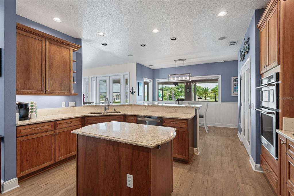 For Sale: $1,058,000 (2 beds, 3 baths, 2698 Square Feet)