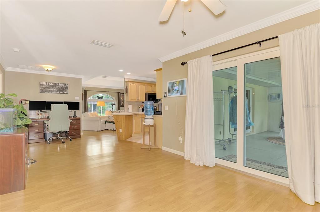 En Venta: $339,000 (3 camas, 2 baños, 1558 Pies cuadrados)