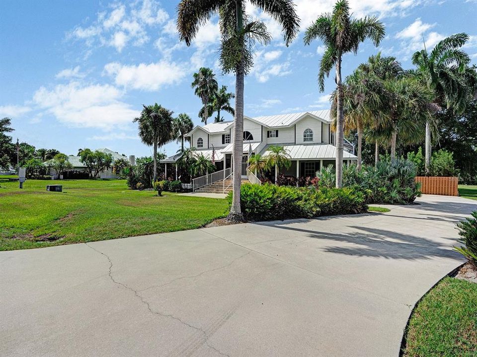 For Sale: $2,200,000 (4 beds, 3 baths, 3022 Square Feet)