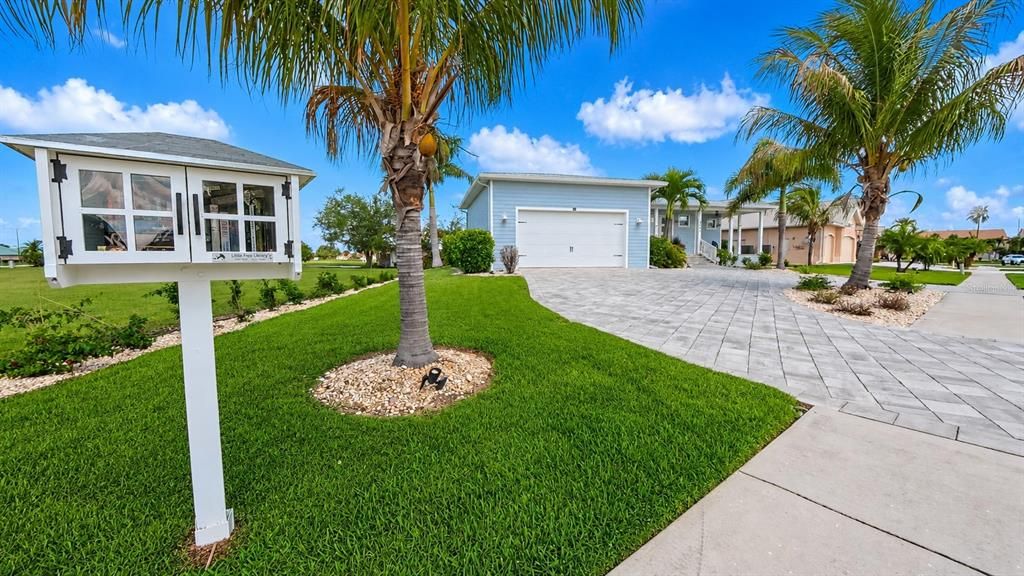 For Sale: $668,700 (3 beds, 2 baths, 1821 Square Feet)