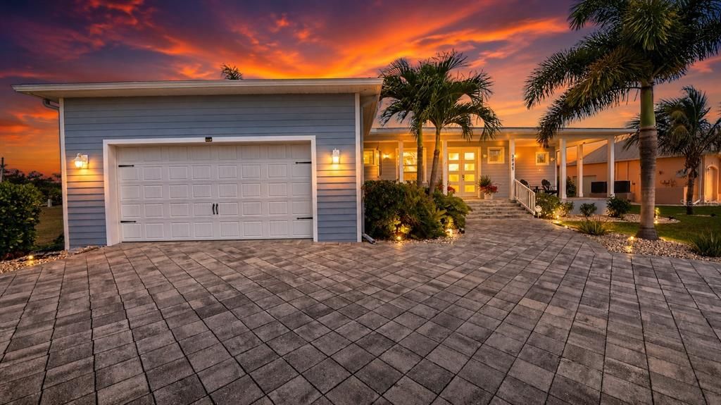 For Sale: $668,700 (3 beds, 2 baths, 1821 Square Feet)