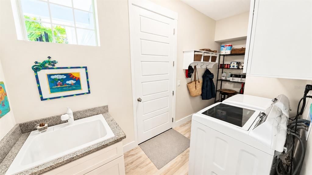 For Sale: $668,700 (3 beds, 2 baths, 1821 Square Feet)