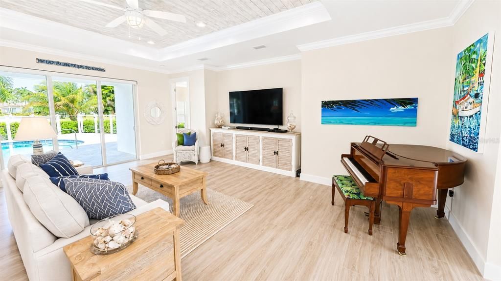 For Sale: $668,700 (3 beds, 2 baths, 1821 Square Feet)