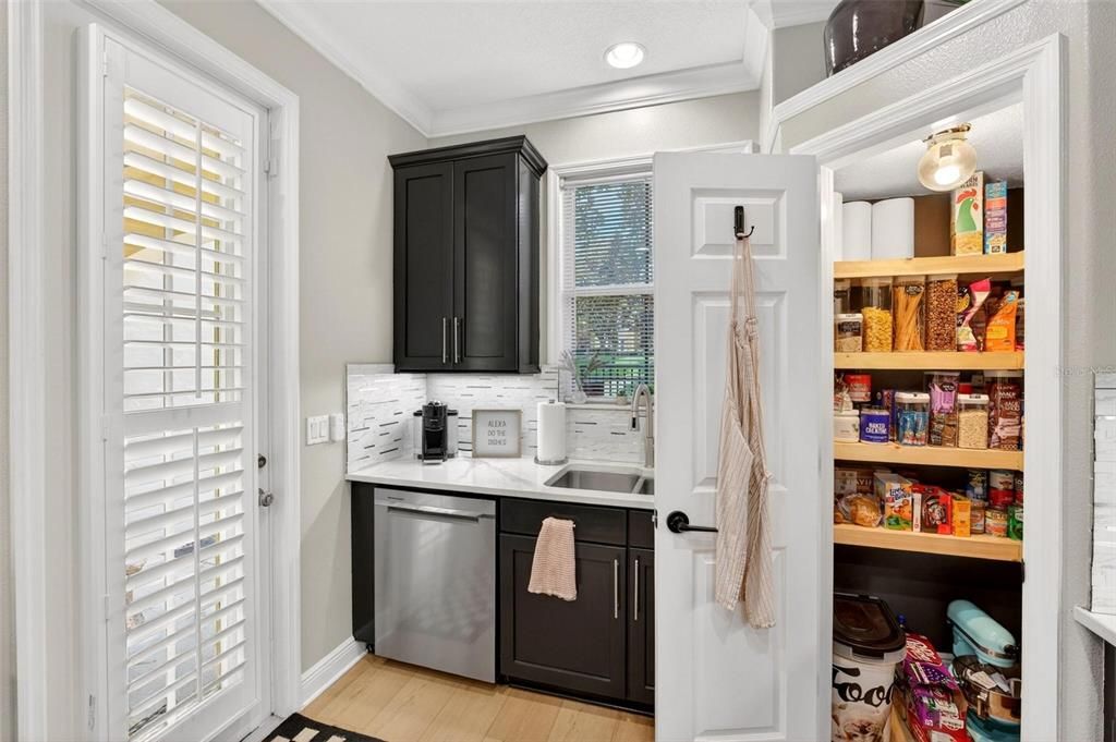 For Sale: $415,000 (3 beds, 2 baths, 1751 Square Feet)