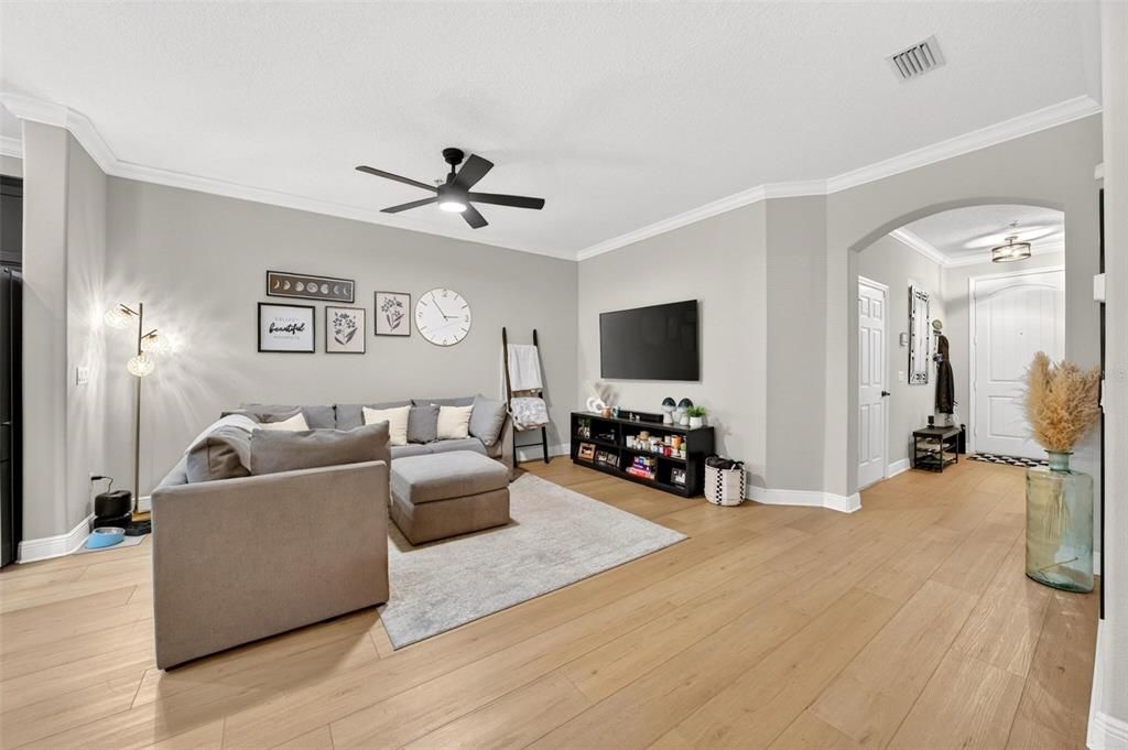 For Sale: $415,000 (3 beds, 2 baths, 1751 Square Feet)