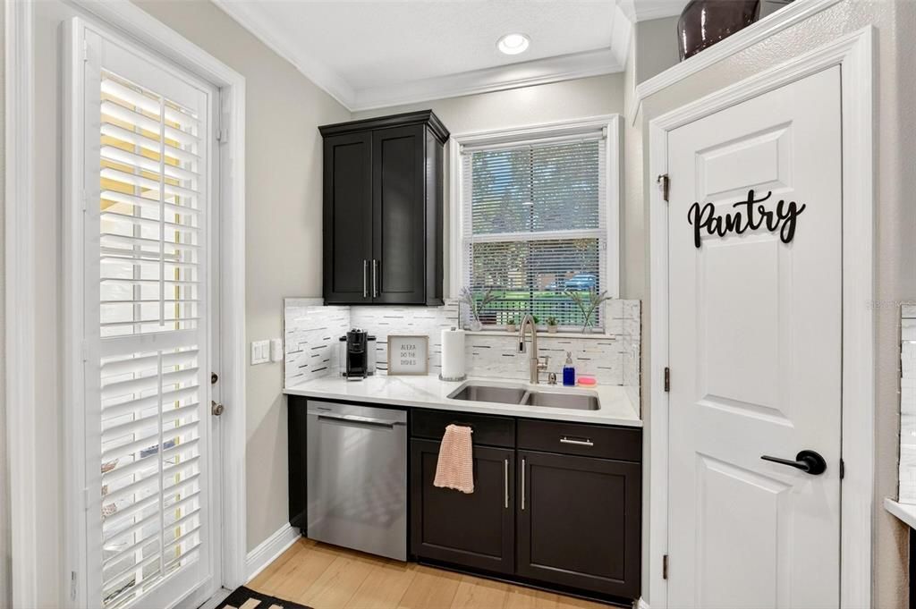 For Sale: $415,000 (3 beds, 2 baths, 1751 Square Feet)
