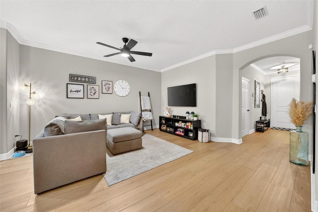 For Sale: $415,000 (3 beds, 2 baths, 1751 Square Feet)