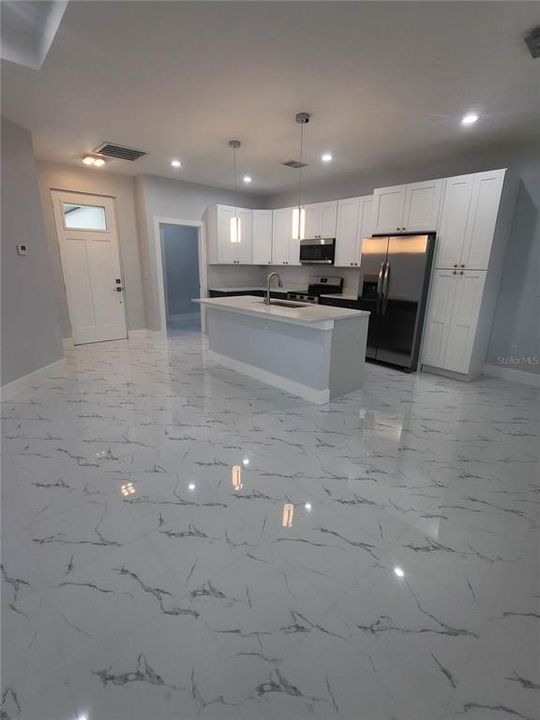 For Sale: $359,900 (4 beds, 2 baths, 1585 Square Feet)