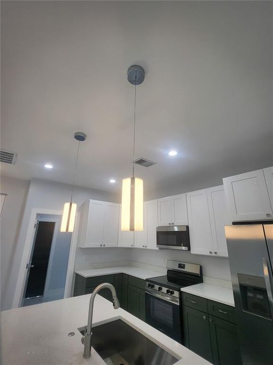 For Sale: $359,900 (4 beds, 2 baths, 1585 Square Feet)