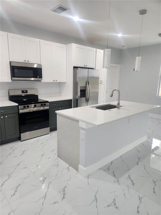 For Sale: $359,900 (4 beds, 2 baths, 1585 Square Feet)