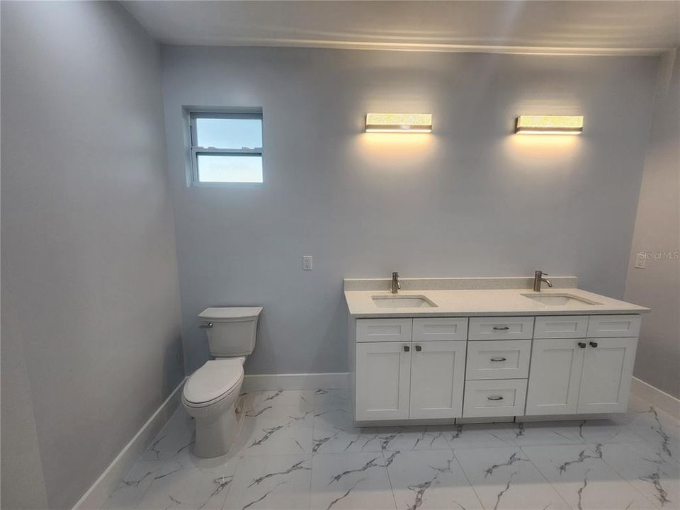 For Sale: $359,900 (4 beds, 2 baths, 1585 Square Feet)