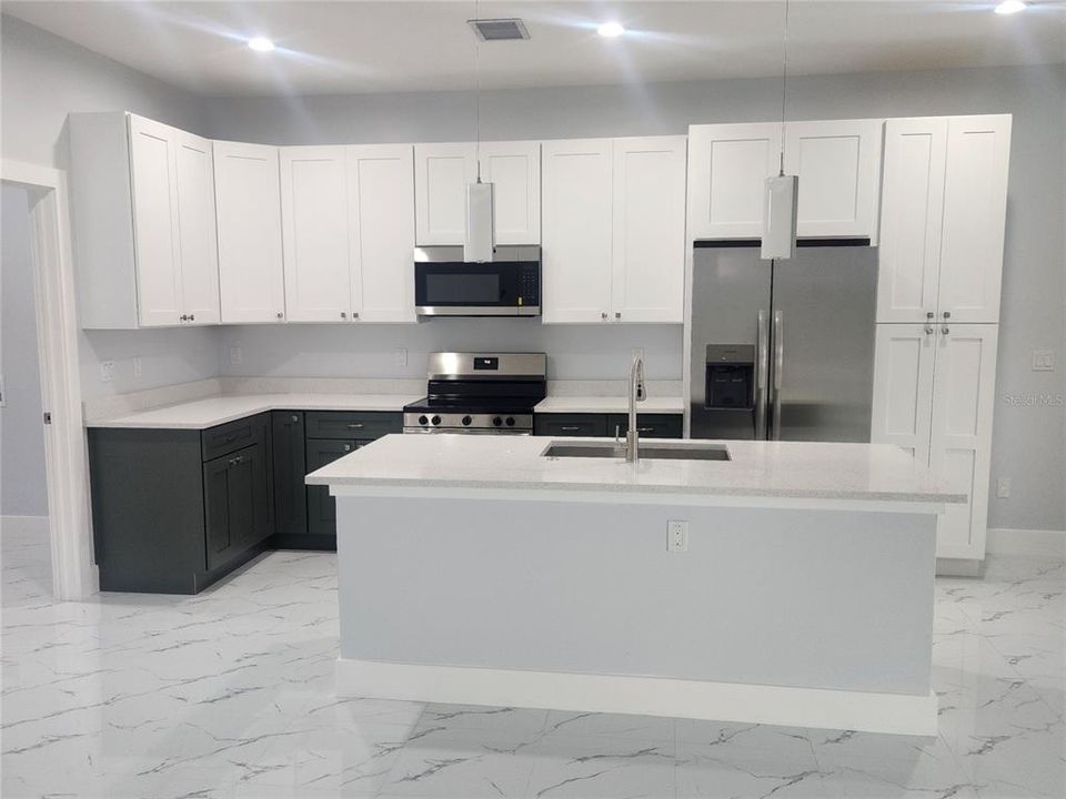 For Sale: $359,900 (4 beds, 2 baths, 1585 Square Feet)