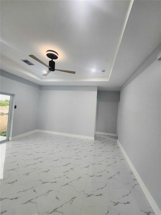 For Sale: $359,900 (4 beds, 2 baths, 1585 Square Feet)