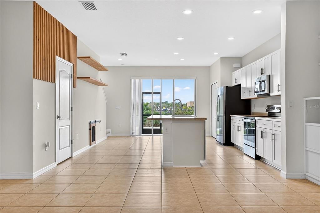 For Rent: $2,250 (3 beds, 2 baths, 1822 Square Feet)