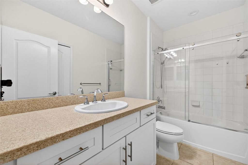 For Rent: $2,250 (3 beds, 2 baths, 1822 Square Feet)