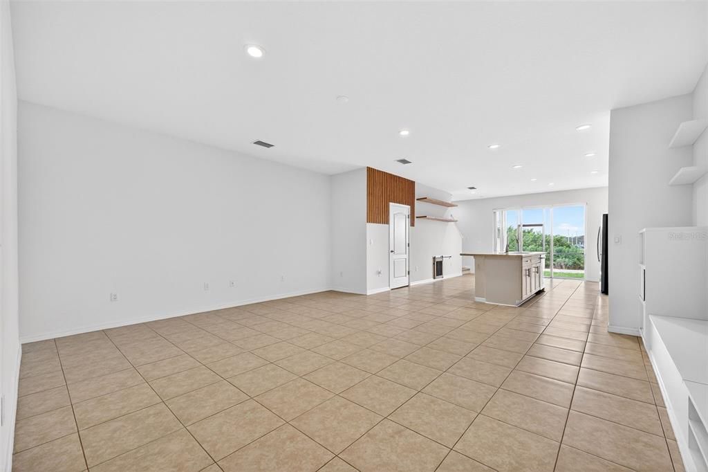 For Rent: $2,250 (3 beds, 2 baths, 1822 Square Feet)